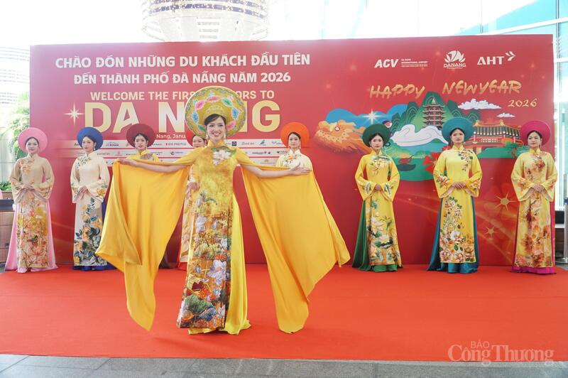 Trình diễn, quảng bá lan tỏa hình ảnh áo dài truyền thống Việt Nam tại ga đến quốc tế, Cảng hàng không quốc tế Đà Nẵng.
