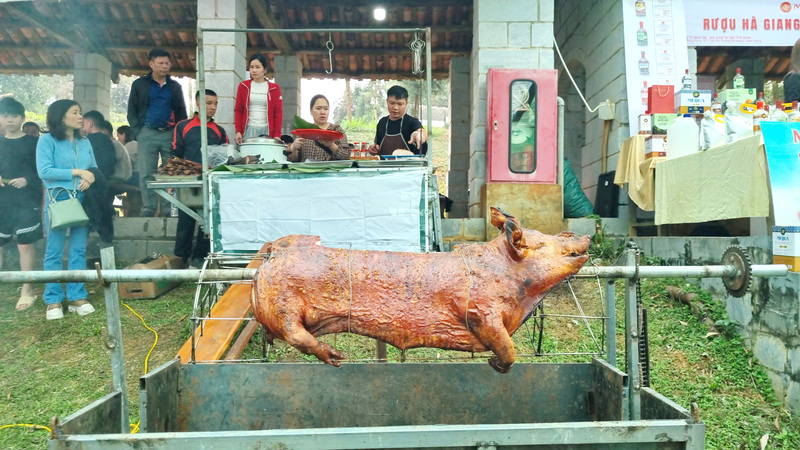 Tái hiện không gian phiên chợ vùng cao giữa Hà Nội - 7
