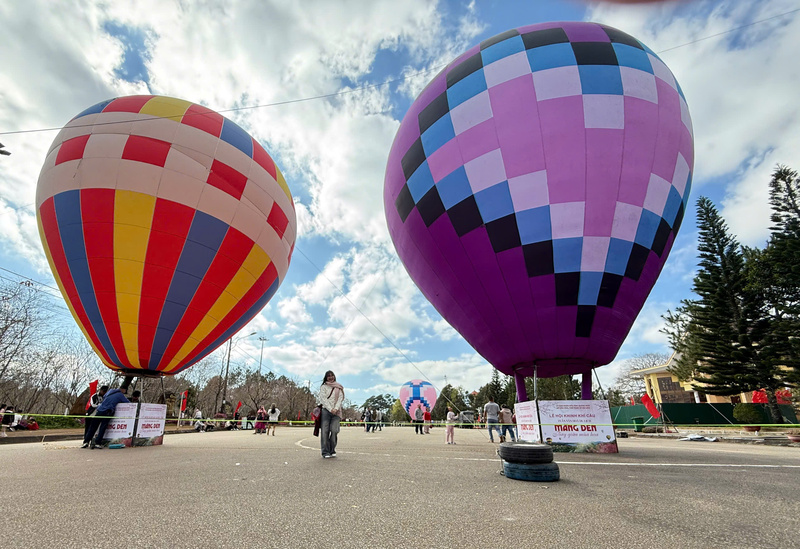 Lễ hội Khinh khí cầu "Bay giữa mùa hoa" là một hoạt động du lịch trải nghiệm được sự quan tâm của nhiều du khách. Ảnh: Nguyễn Dương
