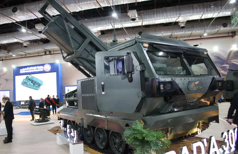 Việc Ai Cập ra mắt hai tổ hợp pháo phản lực nội địa cho thấy những toan tính dài hạn trong hiện đại hóa lực lượng mặt đất. Ảnh: Army Recognition