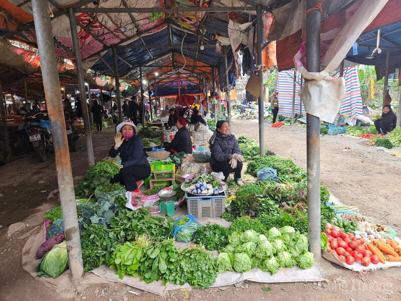 Không gian chợ quê Bố Hạ những ngày đầu năm mới. Ảnh: TK