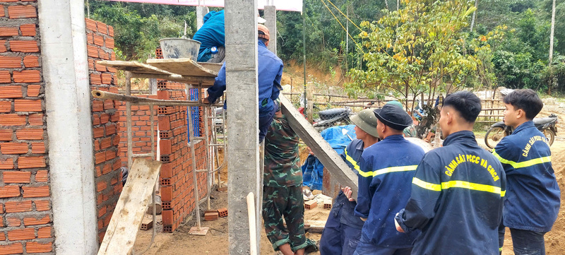 Tiến độ đang được cố gắng đẩy nhanh để người dân sớm có nhà ở, ổn định cuộc sống. Ảnh: Tuệ Lâm