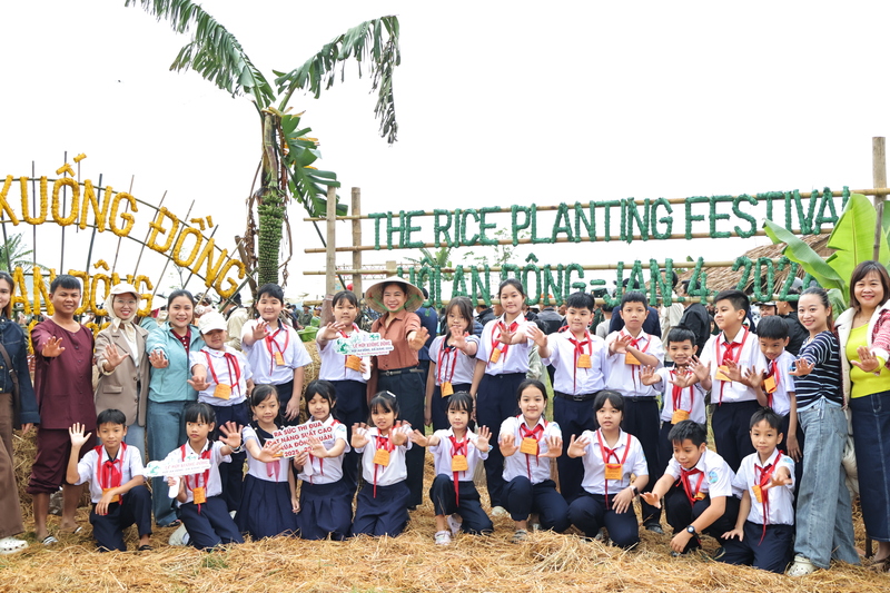 Từ năm 2024, Lễ hội xuống đồng của nông dân phường Hội An Đông đã được chính quyền TP. Đà Nẵng đưa vào danh mục sự kiện, lễ hội định kỳ hằng năm. Ảnh: Diễm Phúc