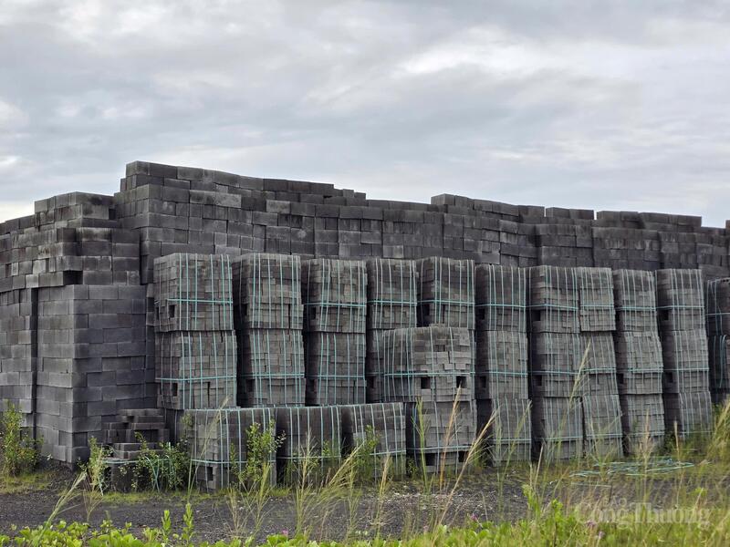 Gạch không nung được sản xuất từ xỉ của Nhà máy Nhiện điện Duyên Hải