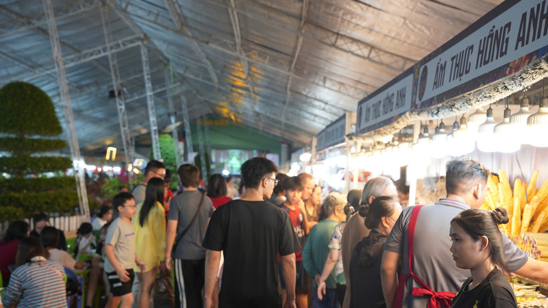 Khu du lịch Suối Tiên, Thảo Cầm Viên Sài Gòn ghi nhận lượng khách tăng cao trong dịp nghỉ lễ Tết Dương lịch. Ảnh: Minh Khuê.