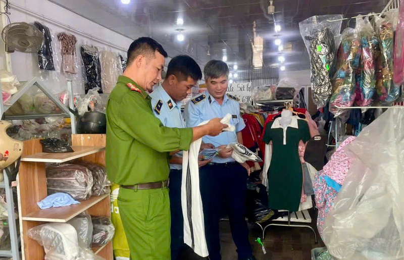 Công tác phối hợp liên ngành được Chi cục QLTT Quảng Ngãi đẩy mạnh, mang lại hiệu quả rõ rêt. Ảnh: Tuệ Lâm