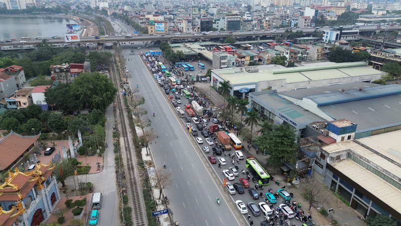 Cao tốc Pháp Vân - Cầu Giẽ hướng vào trung tâm Hà Nội bắt đầu ùn tắc. Ảnh: Thái Mạnh