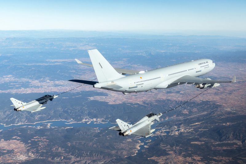Khả năng duy trì hỏa lực trên không trong thời gian dài khiến A330 MRTT trở thành yếu tố chiến lược. Ảnh: Defense News