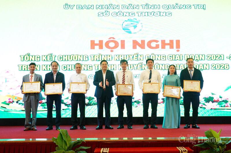 Các cá nhân được tặng bằng khen của Chủ tịch UBND tỉnh Quảng Trị vì có thành tích trong hoạt động khuyến công.