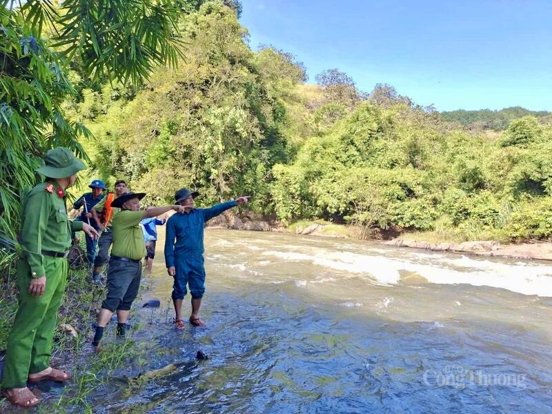 Các lực lượng Kiểm lâm, Công an, Quân đội phối hợp trong công tác bảo vệ rừng tại xã Cát Tiên. Ảnh Minh An