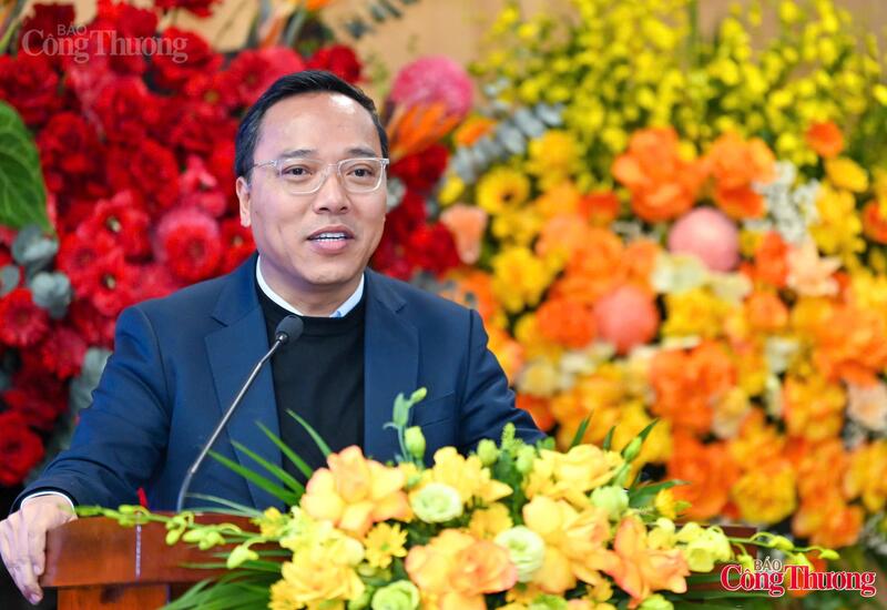 Thứ trưởng Bộ Công Thương Nguyễn Hoàng Long phát biểu chỉ đạo tại hội nghị