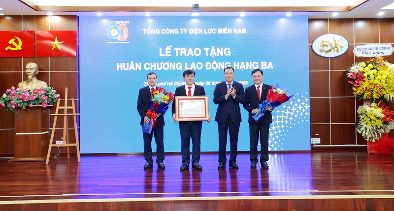 Năm 2025, EVNSPC vinh dự được Đảng, Nhà nước trao tặng Huân chương Lao động hạng Ba.