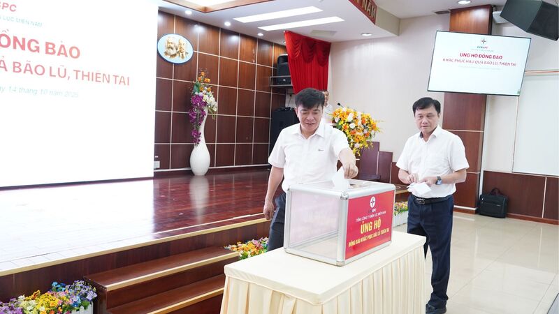 EVNSPC quyên góp ủng hộ đồng bào khắc phục thiên tai, bão lụt.