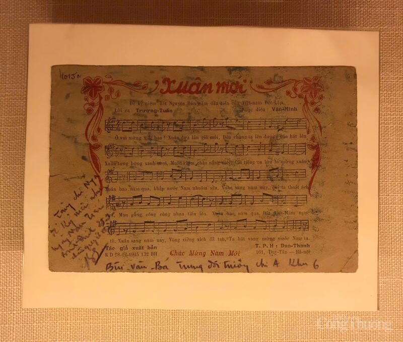 Bản nhạc "Xuân mới" Trương Tuấn và Văn Minh sáng tác nhân dịp tết Nguyên đán đầu tiên của nước Việt Nam độc lập, năm 1945. Ảnh: Hoa Quỳnh