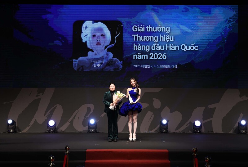 Tại Korea First Brand Award, Han Sara là ngôi sao Việt Nam duy nhất đoạt giải. Ảnh: Ban Tổ chức