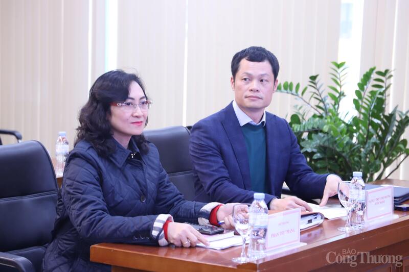Thứ trưởng Bộ Công Thương Phan Thị Thắng dự và sẽ có bài phát biểu chỉ đạo tại hội nghị.