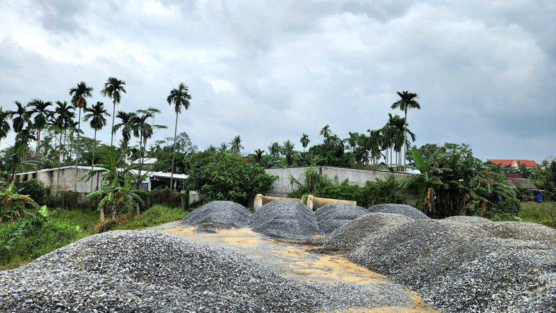 Hiện vẫn còn 188 hộ dân với 255 thửa đất, tổng diện tích 5,23ha chưa hoàn thành công tác lập phương án bồi thường, hỗ trợ, tái định cư. Ảnh: Nguyễn Dương