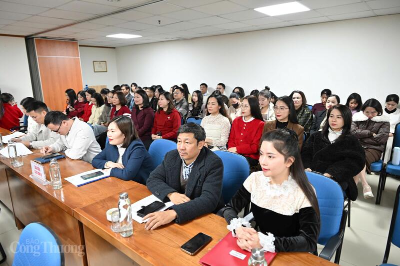 Các đại biểu tham dự hội nghị. Ảnh: Cấn Dũng