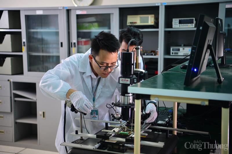 Hoạt động nghiên cứu khoa học và công nghệ.