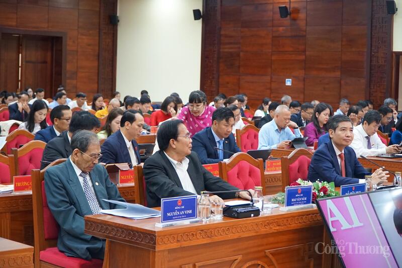 Các đại biểu tại Kỳ họp lần thứ 2 HĐND tỉnh Đắk Lắk vào ngày 23/12/2025. Ảnh: Vũ Long
