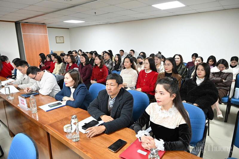 Đông đảo viên chức, người lao động Báo Công Thương tham dự Hội nghị. Ảnh: Cấn Dũng