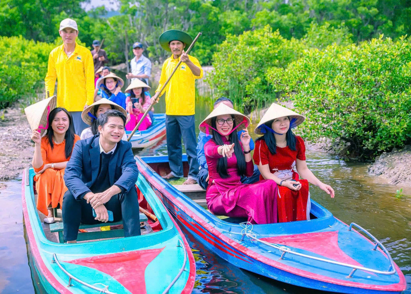 Vẫn còn nhiều khó khăn như hạ tầng, vốn hay nhân lực nhưng nhìn chung, du lịch nông thôn đã mang lại luồng gió mới giúp người dân cải thiện được kinh tế. Ảnh: Tuệ Lâm