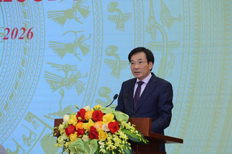 Bộ trưởng, Chủ nhiệm Văn phòng Chính phủ Trần Văn Sơn - người phát ngôn của Chính phủ, chủ trì họp báo Chính phủ thường kỳ tháng 12. Ảnh: VGP/Minh Khôi