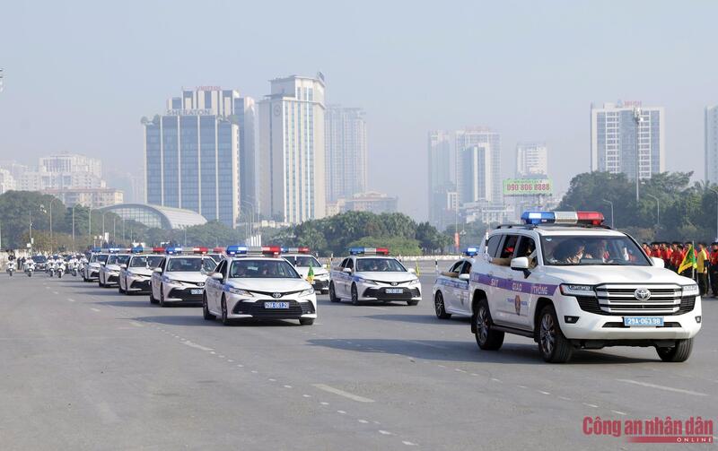 Buổi tổng duyệt Lễ xuất quân và diễn tập phương án bảo đảm an ninh trật tự Đại hội Đảng toàn quốc lần thứ XIV có sự tham gia của hàng nghìn cán bộ, chiến sỹ thuộc Bộ Công an... Ảnh: CAND