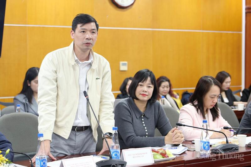 Ông Đoàn Thanh Tùng, đại diện Cục An ninh kinh tế A04 phát biểu ý kiến (Bộ Công an)