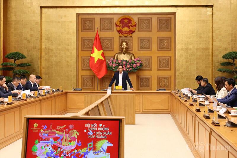 Phó Thủ tướng Chính phủ Bùi Thanh Sơn chủ trì cuộc họp. Ảnh: Đỗ Nga