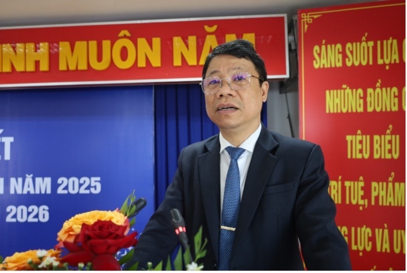 Đồng chí Trần Lý, Thành viên Hội đồng quản trị Tổng công ty Phát điện 2 phát biểu chỉ đạo tại Hội nghị. Ảnh: Thu Hoài