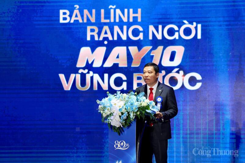 Ông Thân Đức Việt - Tổng giám đốc May 10 phát biểu tại lễ kỷ niệm