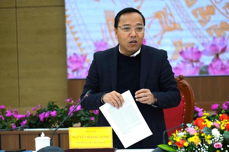 Thứ trưởng Nguyễn Hoàng Long phát biểu kết luận buổi làm việc. Ảnh: Lê Sơn