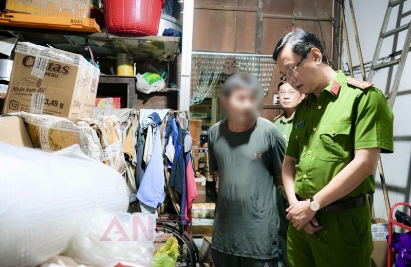 Đại tá Bùi Đức An, Phó Giám đốc Công an TP. Cần Thơ  trực tiếp có mặt chỉ đạo phá án. Ảnh: CACC.