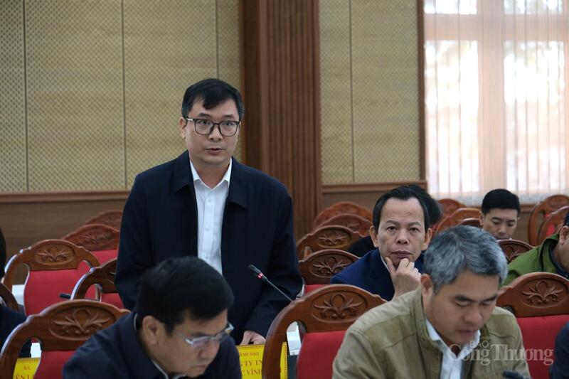 Ông Nguyễn Trọng Phúc - Phụ trách thương mại, Công ty TNHH điện lực Vĩnh Tân 1. Ảnh: Lê Sơn