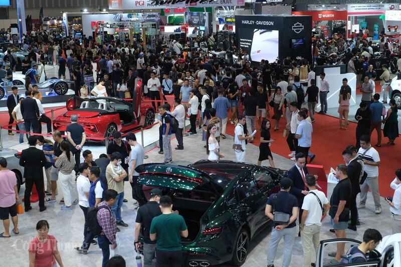 Thị trường ô tô sôi động do nhiều hãng xe mới đặt mục tiêu chiến lược ở Việt Nam. Ảnh: Trần Đình