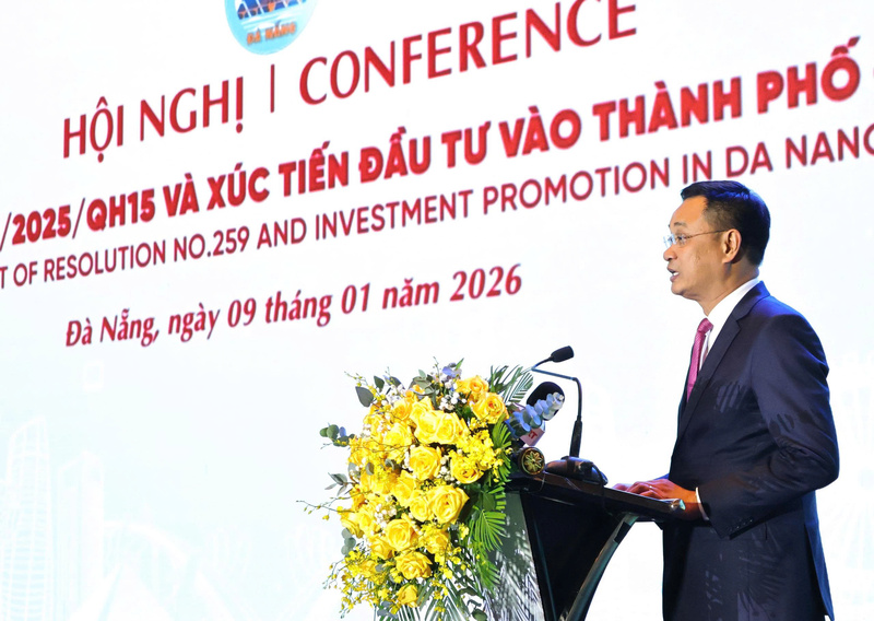 Đồng chí Lê Ngọc Quang, Uỷ viên Ban chấp hành Trung ương Đảng, Bí thư Thành uỷ Đà Nẵng, phát biểu tại hội nghị. Ảnh: Diễm Phúc