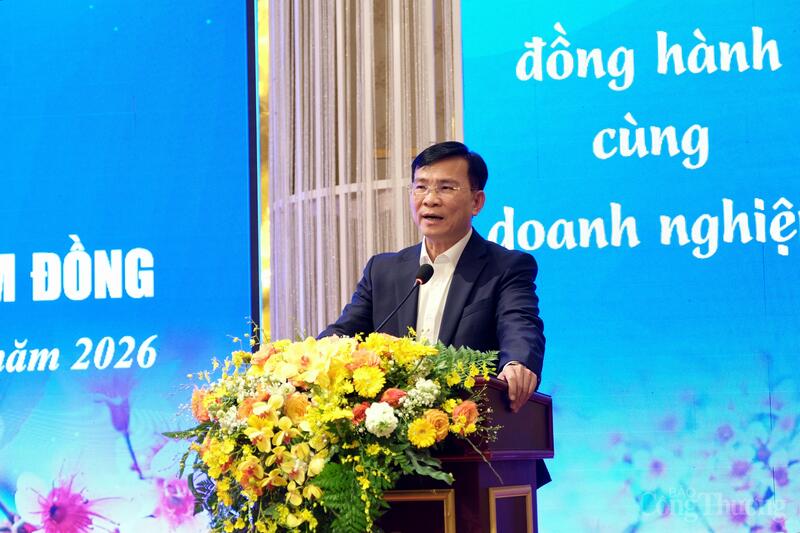 Chủ tịch UBND tỉnh Lâm Đồng Hồ Văn Mười phát biểu tại hội thảo. Ảnh: Minh An