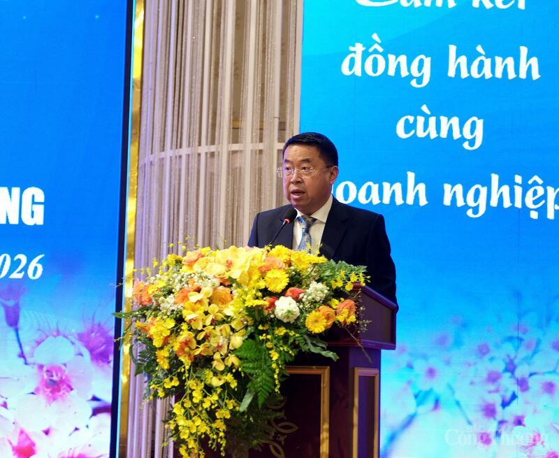 Giám đốc Sở Tài chính Lâm Đồng- Tôn Thiện San nêu giải pháp thu hút đầu tư. Ảnh: Minh An