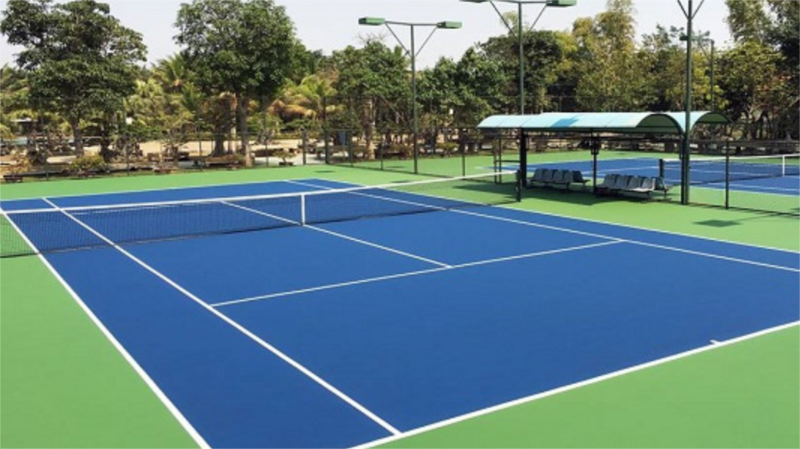 Dự án bao gồm các hạng mục công trình cụ thể như: 1 sân tennis, 1 sân bóng chuyền, 2 sân cầu lông, 2 sân Pickleball và hồ bơi ngoài trời. Ảnh minh họa
