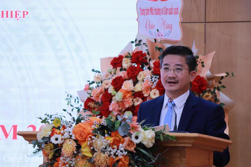 Ông Trịnh Văn Thuận, Phó Cục trưởng Cục Kỹ thuật an toàn và Môi trường công nghiệp báo cáo tại hội nghị. Ảnh: Thanh Tuấn