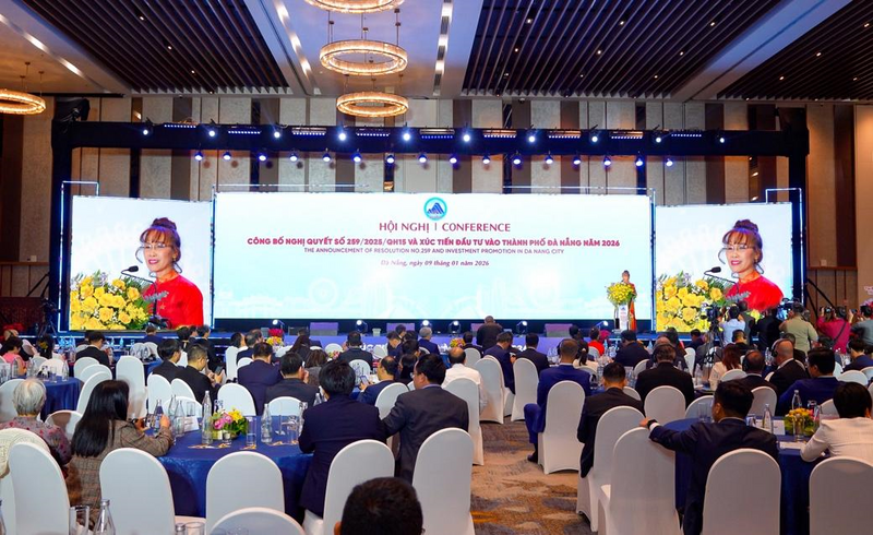 Chủ tịch Sovico Group, Anh hùng Lao động – Tiến sĩ Nguyễn Thị Phương Thảo phát biểu tại hội nghị, nhấn mạnh vai trò của niềm tin thể chế trong thu hút đầu tư.