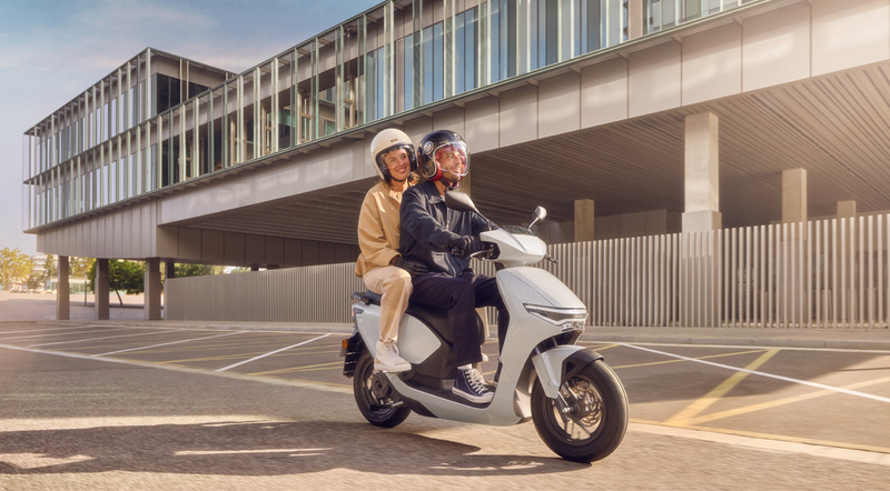 CUV e: được định vị là mẫu xe đón đầu xu hướng tương lai với thiết kế tinh tế, hiện đại. Ảnh: Minh Anh