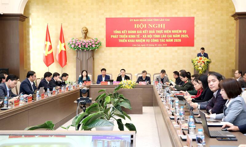 Tỉnh Lào Cai tổ chức hội nghị tổng kết đánh giá kết quả thực hiện nhiệm vụ phát triển kinh tế - xã hội năm 2025; triển khai nhiệm vụ công tác năm 2026. Ảnh: CTTLC