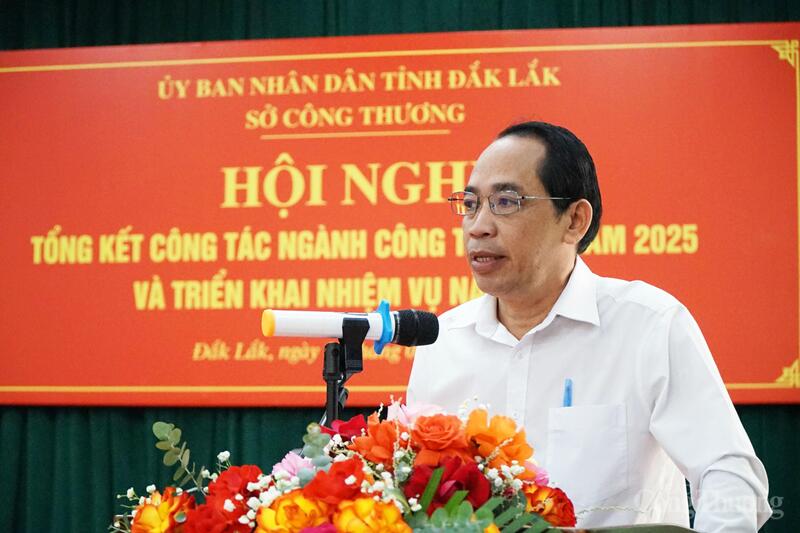 Ông Ngô Văn Tượng - Giám đốc Trung tâm Khuyến công và Xúc tiến thương mại tỉnh Đắk Lắk. Ảnh: Vũ Long