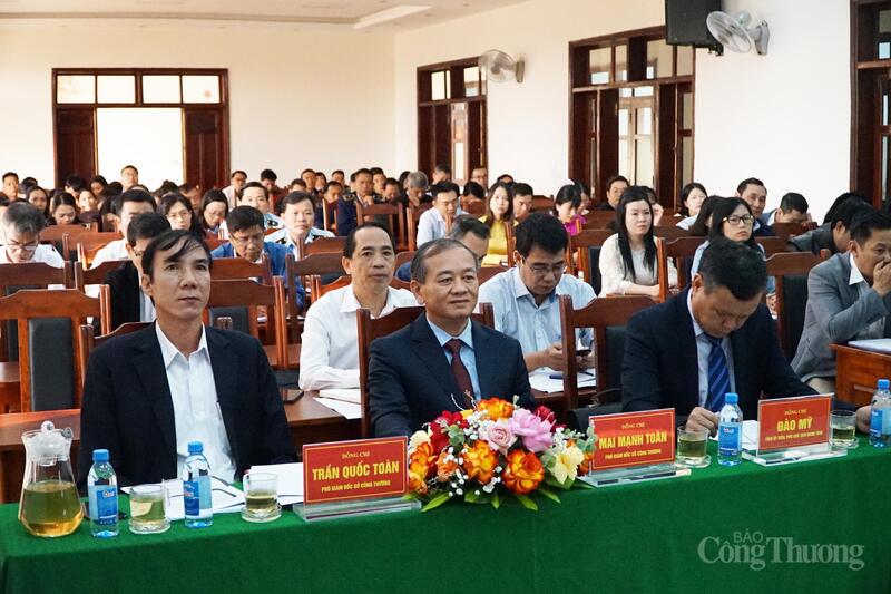 Các đại biểu tham dự Hội nghị tổng kết công tác ngành Công Thương năm 2025 và triển khai nhiệm vụ năm 2026. Ảnh: Vũ Long