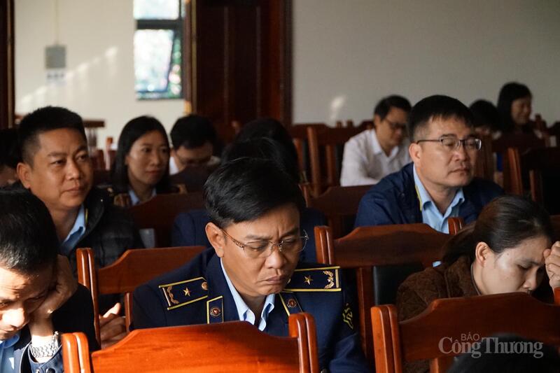 Lực lượng Quản lý thị trường Đắk Lắk tham dự hội nghị. Ảnh: Vũ Long