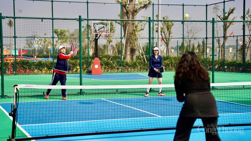 Khu vui chơi tích hợp sân pickleball phục vụ nhu cầu vận động, giải trí. Ảnh: Diệu Linh
