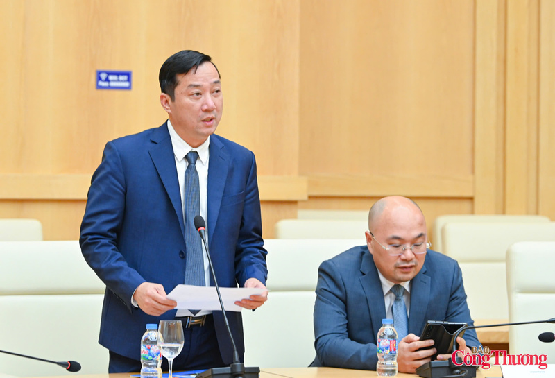 Ông Vương Thành Chung - Phó Cục trưởng Cục Hoá chất phát biểu tại hội nghị. Ảnh: Nam Nguyễn