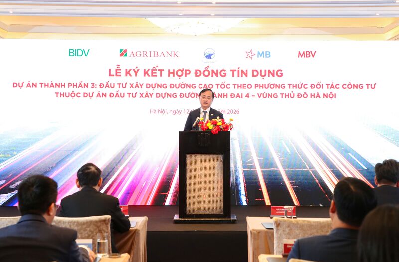 Chủ tịch HĐTV Agribank phát biểu tại buổi lễ.